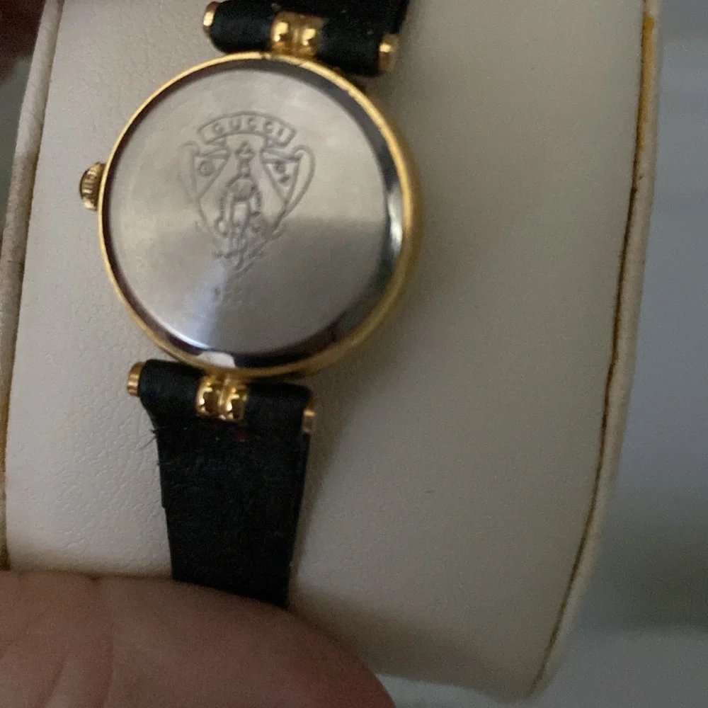 Gucci Women’s classic watch